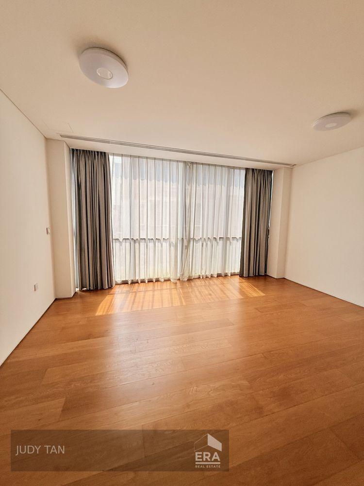 Landed for Sale: Sixth Ave, Holland, D10, 275770