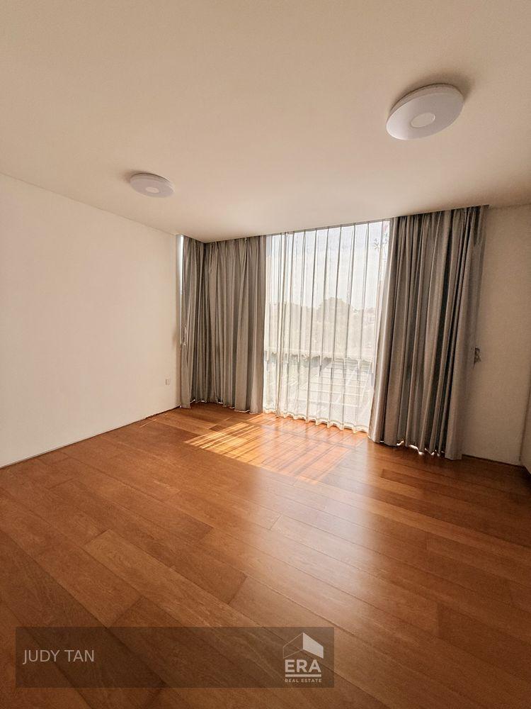Landed for Sale: Sixth Ave, Holland, D10, 275770