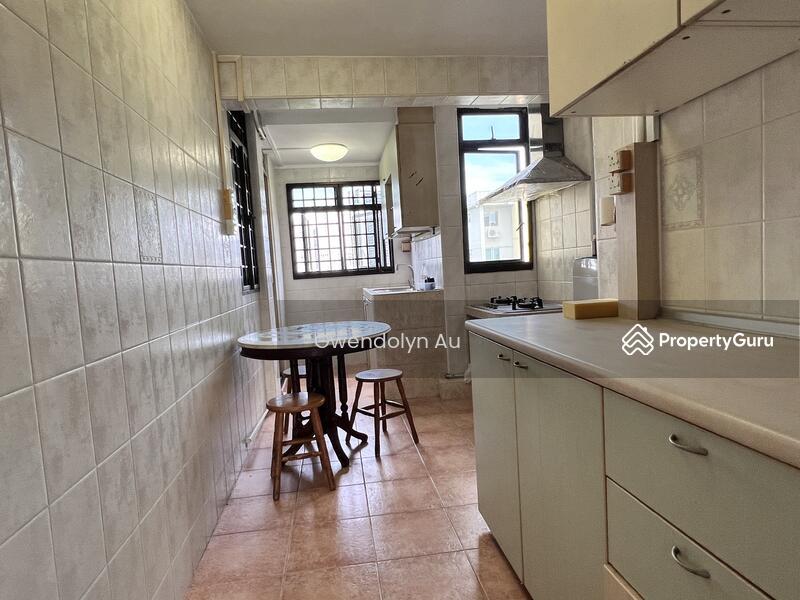 82 Commonwealth Close