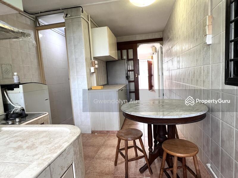 82 Commonwealth Close