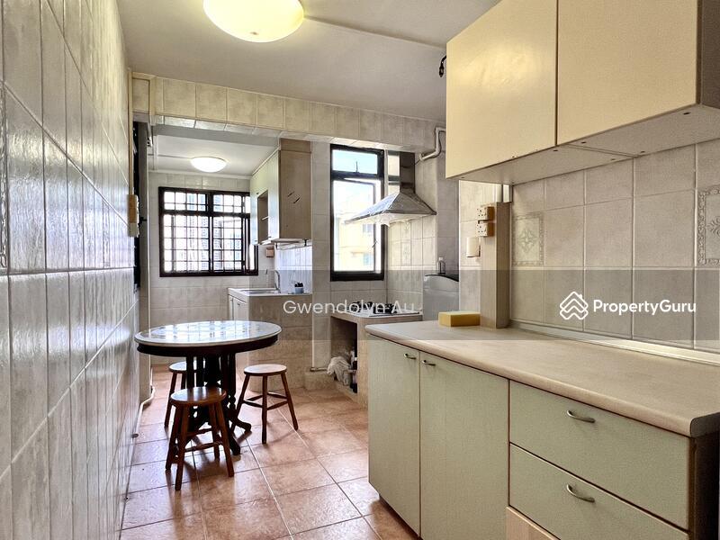 82 Commonwealth Close