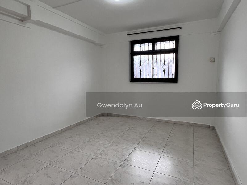 82 Commonwealth Close