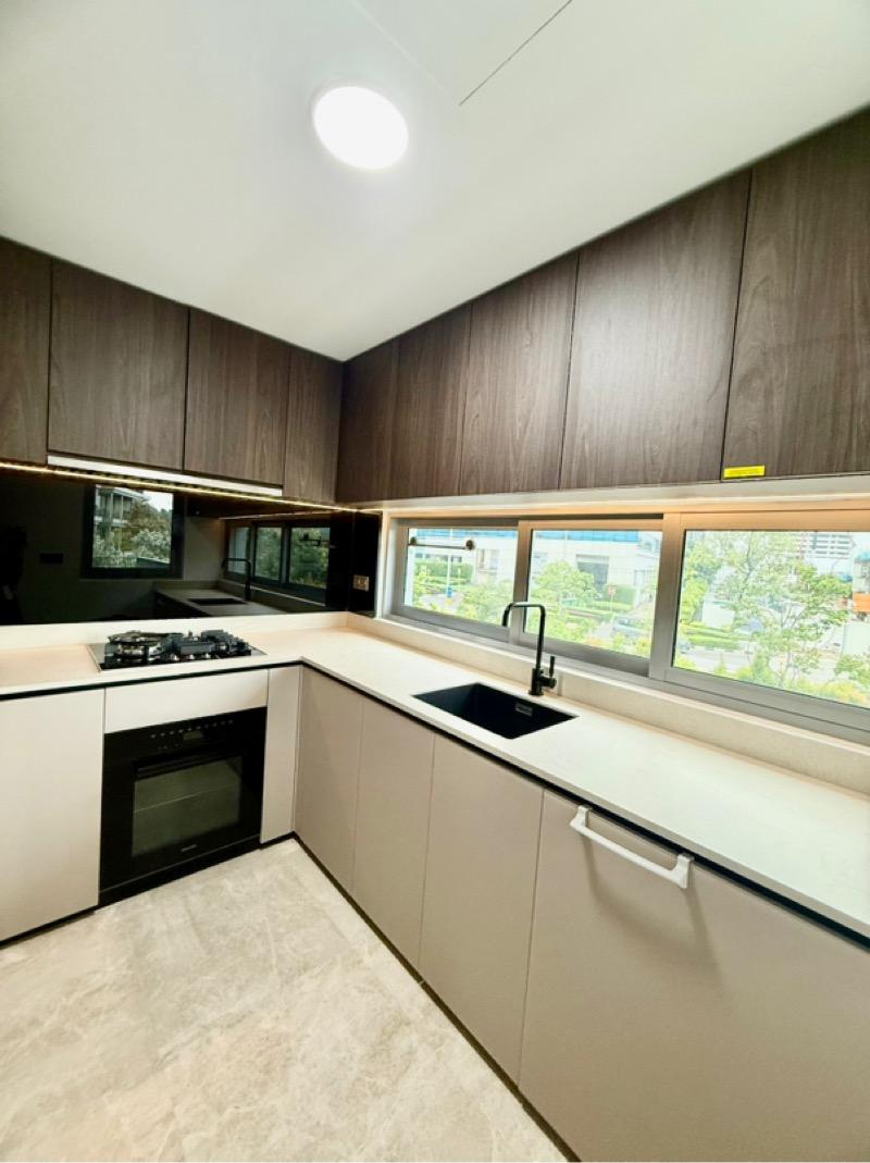 Condominium for Sale: D04, 097991