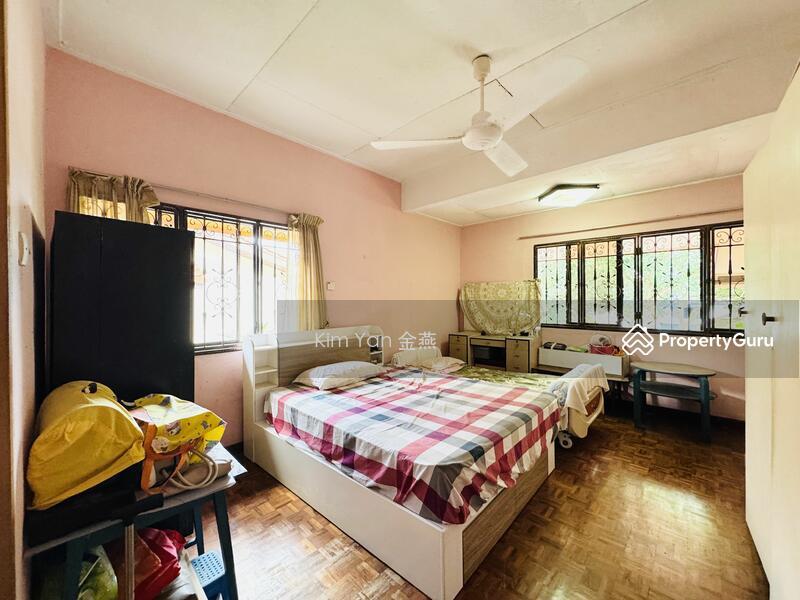 Regular land shape, wide frontage at elevated ground, great to do renovation, A&A or rebuild