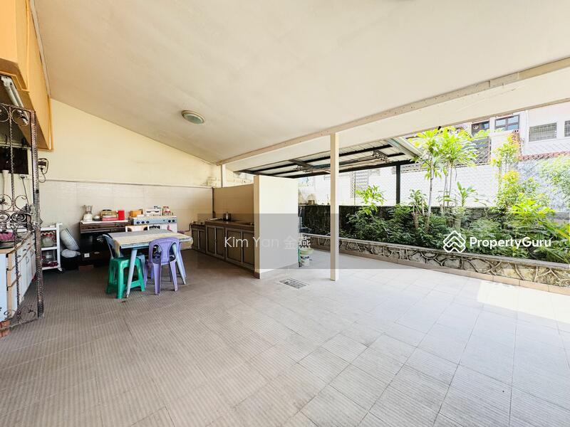 Regular land shape, wide frontage at elevated ground, great to do renovation, A&A or rebuild