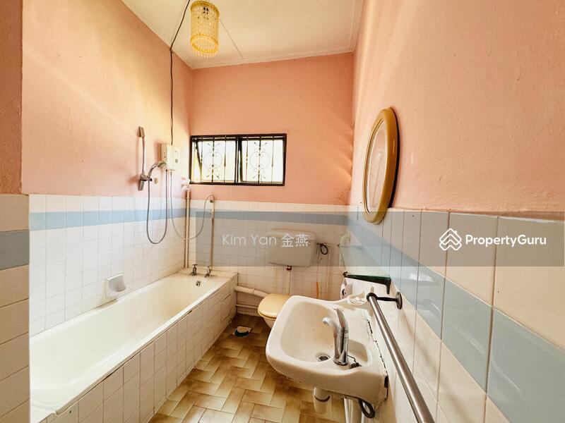 Regular land shape, wide frontage at elevated ground, great to do renovation, A&A or rebuild