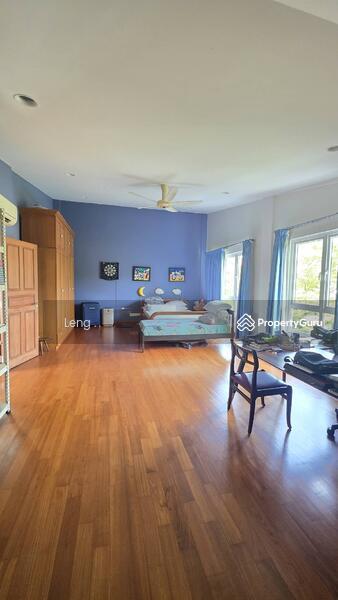 Prop-GPT: Semi-Detached: D15  Cheap and rare Semi D with solar panels.