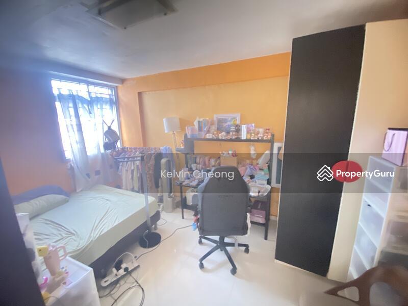 619 Hougang Avenue 8