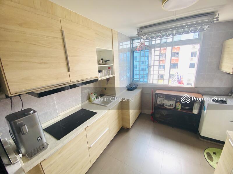 619 Hougang Avenue 8
