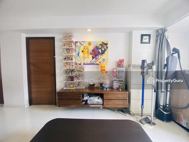 619 Hougang Avenue 8