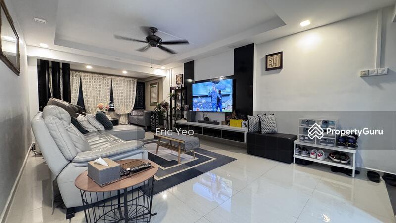 Prop-GPT: HDB Flat: D18  232 Tampines Street 21