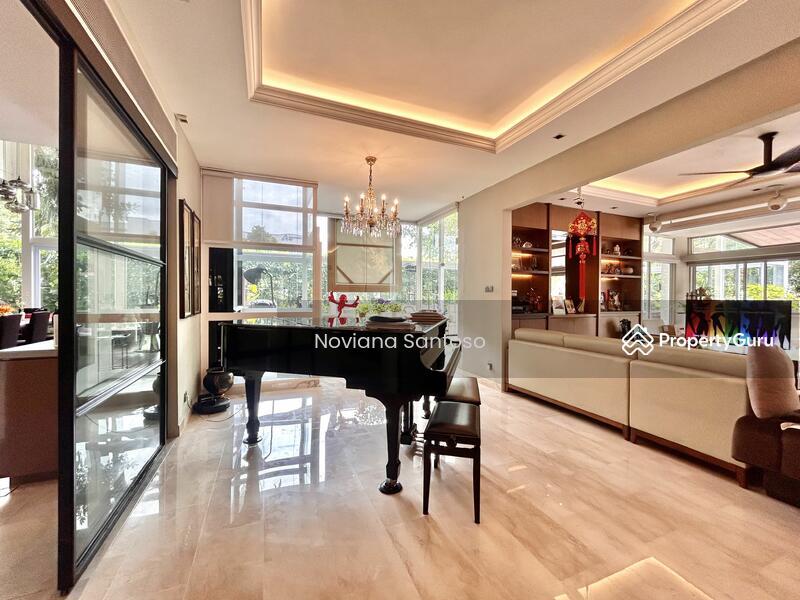 D21 Beautiful Freehold Bungalow