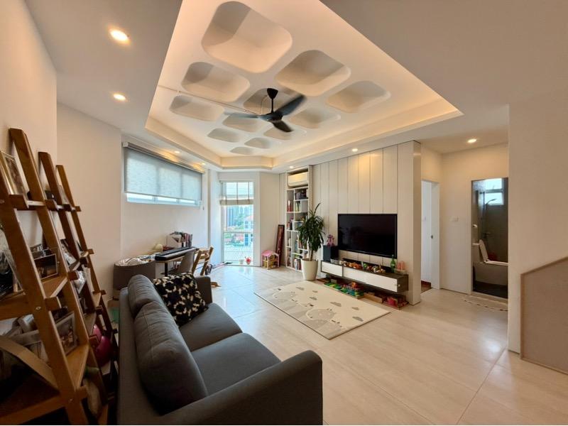 Prop-GPT: Condominium: D10  Leedon 2
