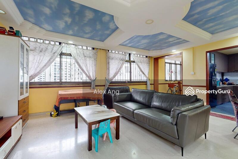 Prop-GPT: HDB Flat: D19  923 Hougang Avenue 9