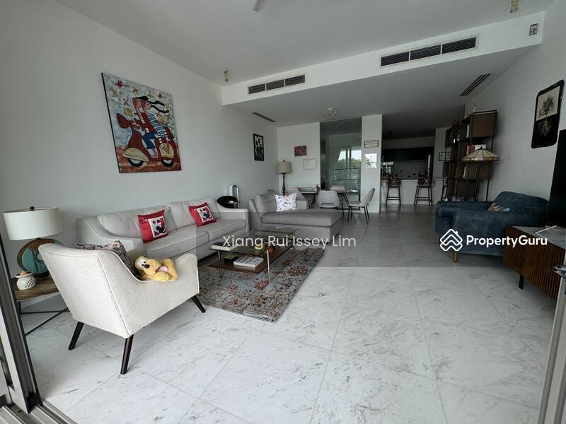 Condominium for Sale: D04, 098449