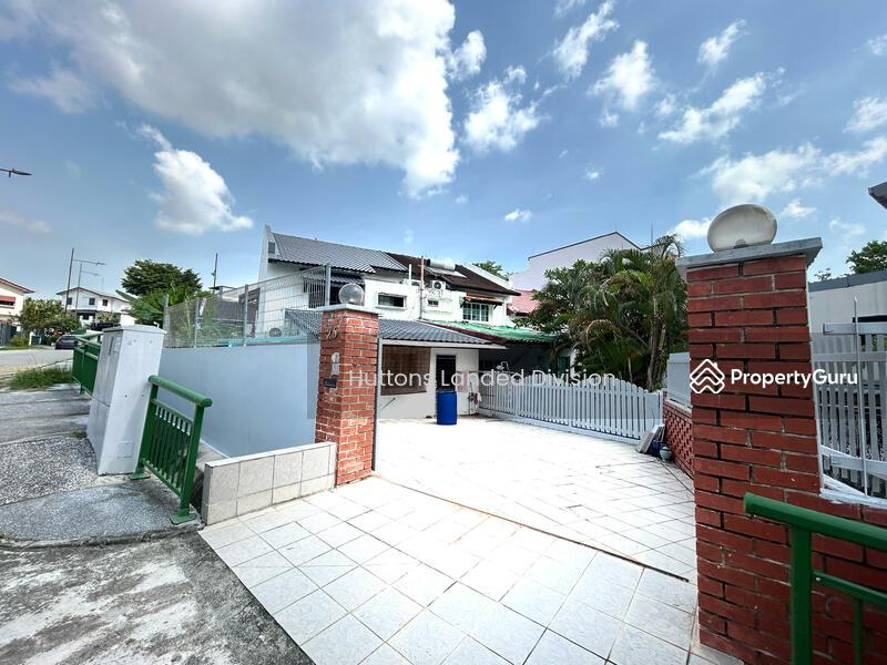 Prop-GPT: Corner Terrace: D15  Rare good size Corner Terrace near Siglap Road for A&A or Rebuild into 2.5 storey with Basement