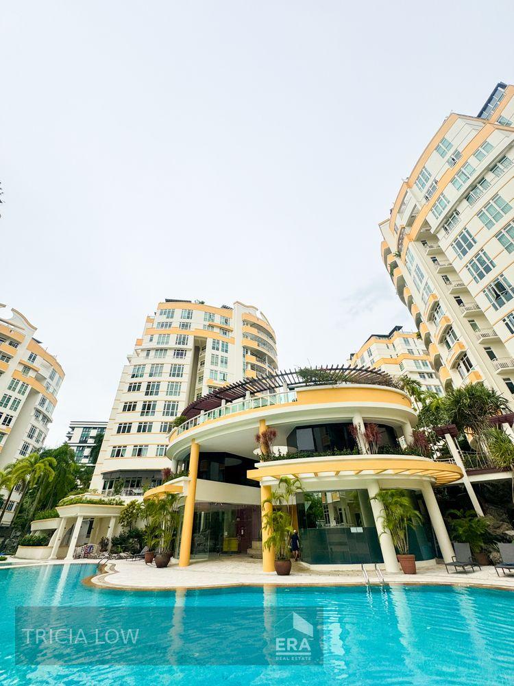 Rare Freehold Condo Shop for Sale and Rent, Ground Floor Gem!