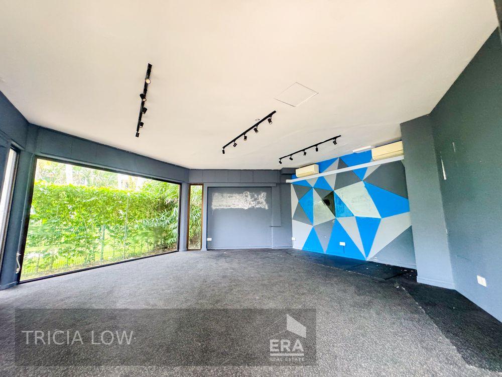 Freehold Retail Shop for Sale and Rent, High Footfall Location!