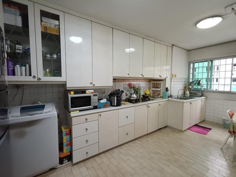 HDB Apartment for Sale: Yishun, D27, 760737
