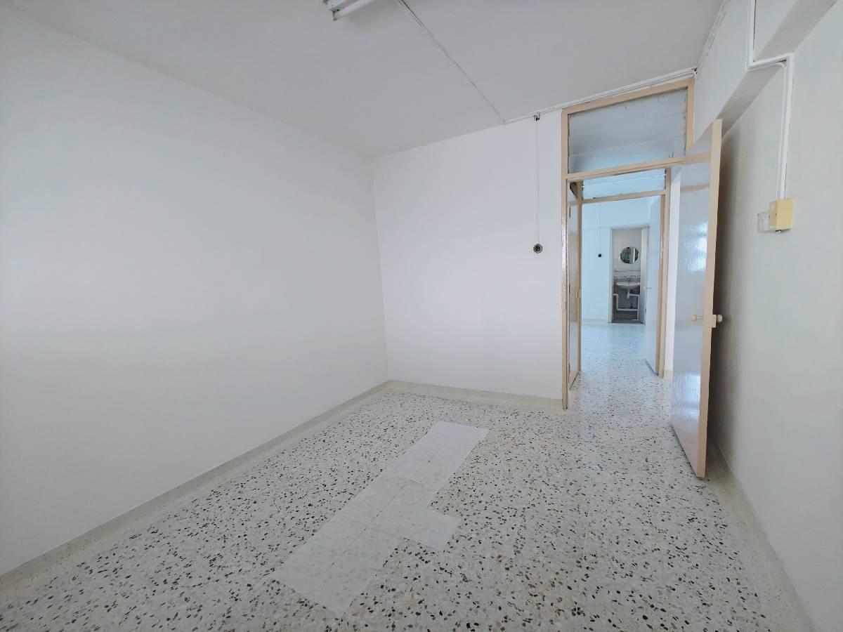 219 Ang Mo Kio Avenue 1 HDB Apartment For Sale, $460,000, 2 Bed 2 Bath 721 sqft $638.00 psf