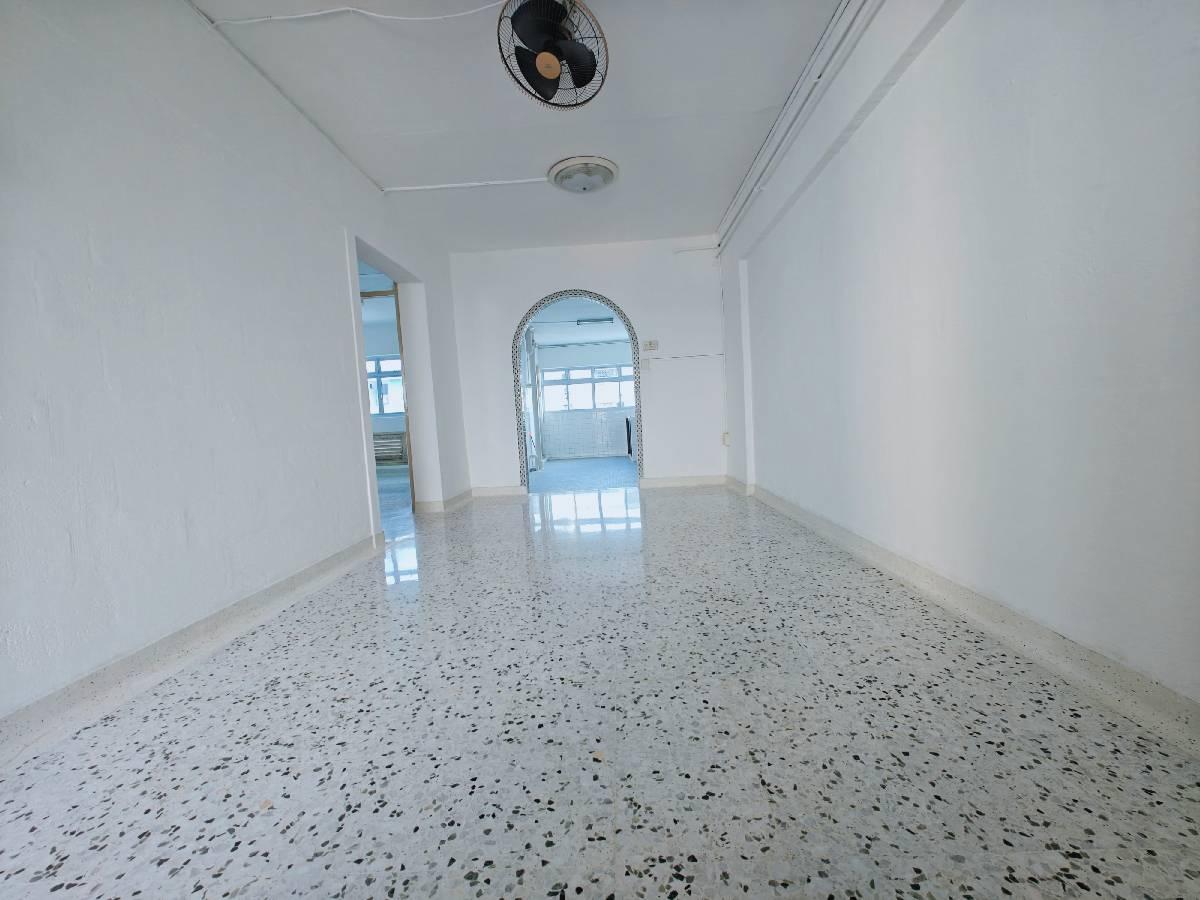 219 Ang Mo Kio Avenue 1 HDB Apartment For Sale, $460,000, 2 Bed 2 Bath 721 sqft $638.00 psf