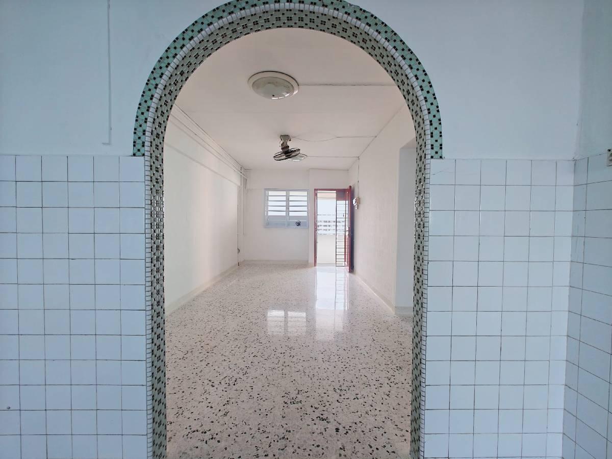 219 Ang Mo Kio Avenue 1 HDB Apartment For Sale, $460,000, 2 Bed 2 Bath 721 sqft $638.00 psf