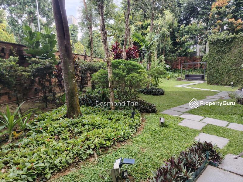 Apartment for Sale: Cairnhill, D09, 229600