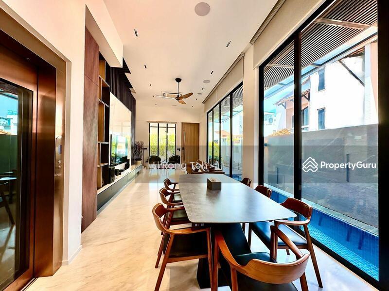 ALMOST NEW CORNER TERRACE! SMART HOME, SOLAR PANELS, EV READY. RENOVATED! MOVE IN CONDITION