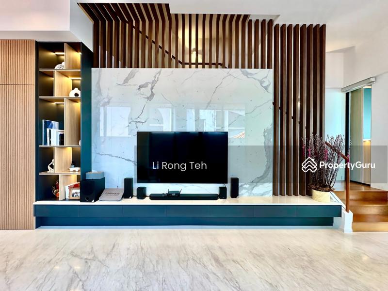 ALMOST NEW CORNER TERRACE! SMART HOME, SOLAR PANELS, EV READY. RENOVATED! MOVE IN CONDITION