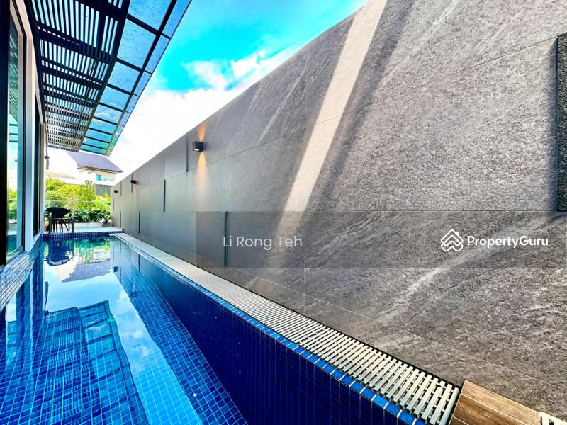 ALMOST NEW CORNER TERRACE! SMART HOME, SOLAR PANELS, EV READY. RENOVATED! MOVE IN CONDITION