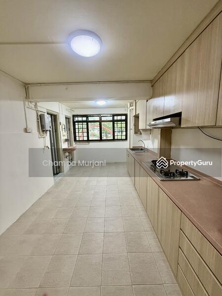 Prop-GPT: HDB Flat: D15 Marine Parade 34 Marine Crescent