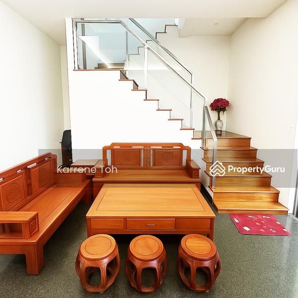 Prop-GPT: Corner Terrace: D19  Kovan, Simon, Highland, Flower Road