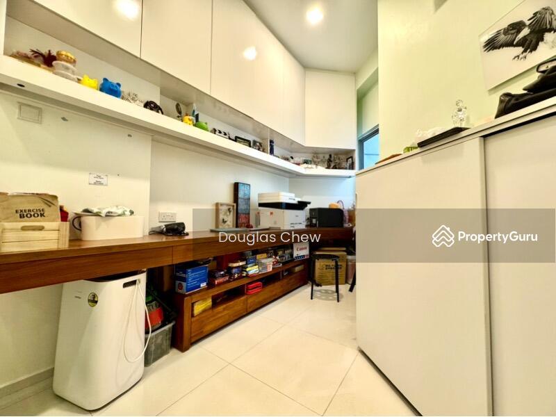 Condominium for Sale: Hillview, D23, 669565