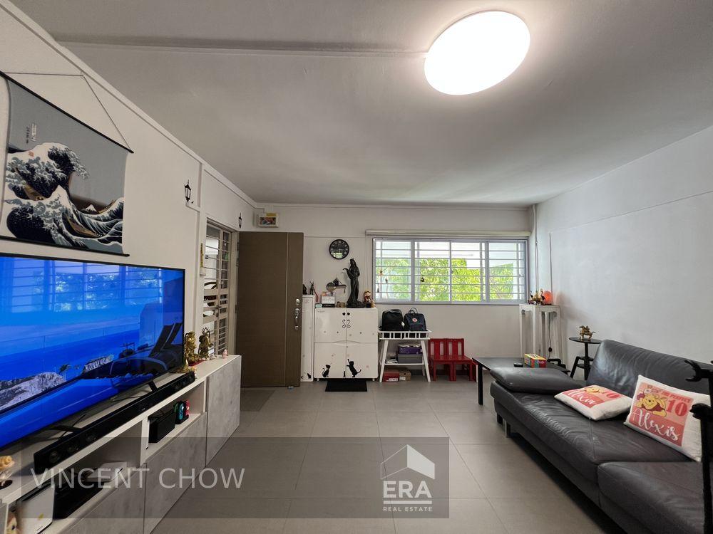 Move in Ready 4 Room Flat Minimal Renovation, Maximum Convenience!