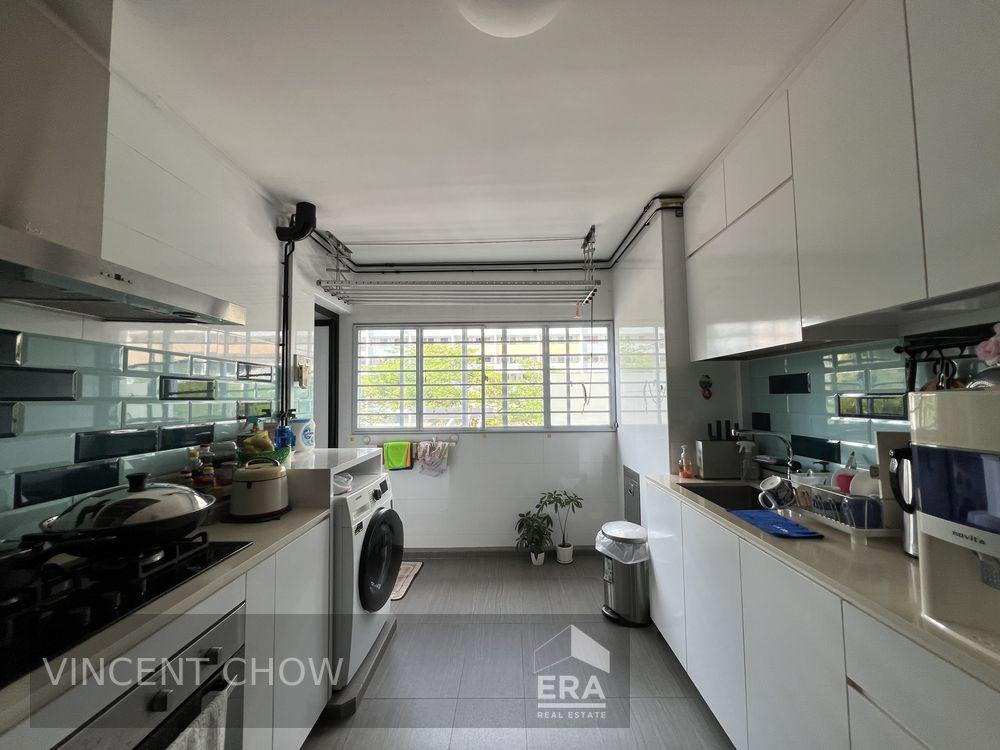 Move in Ready 4 Room Flat Minimal Renovation, Maximum Convenience!