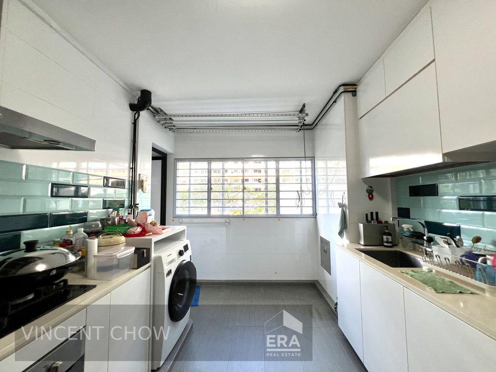 Move in Ready 4 Room Flat Minimal Renovation, Maximum Convenience!