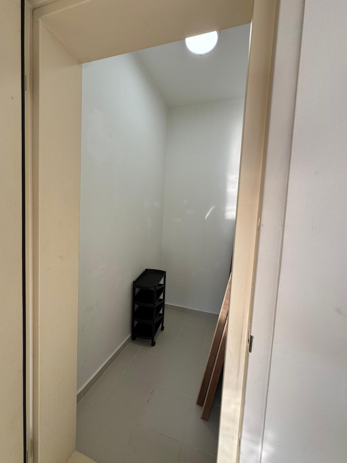 Kensington Square Condominium For Sale, $1,200,000, 2 Bed 2 Bath 614 sqft $1,954.00 psf