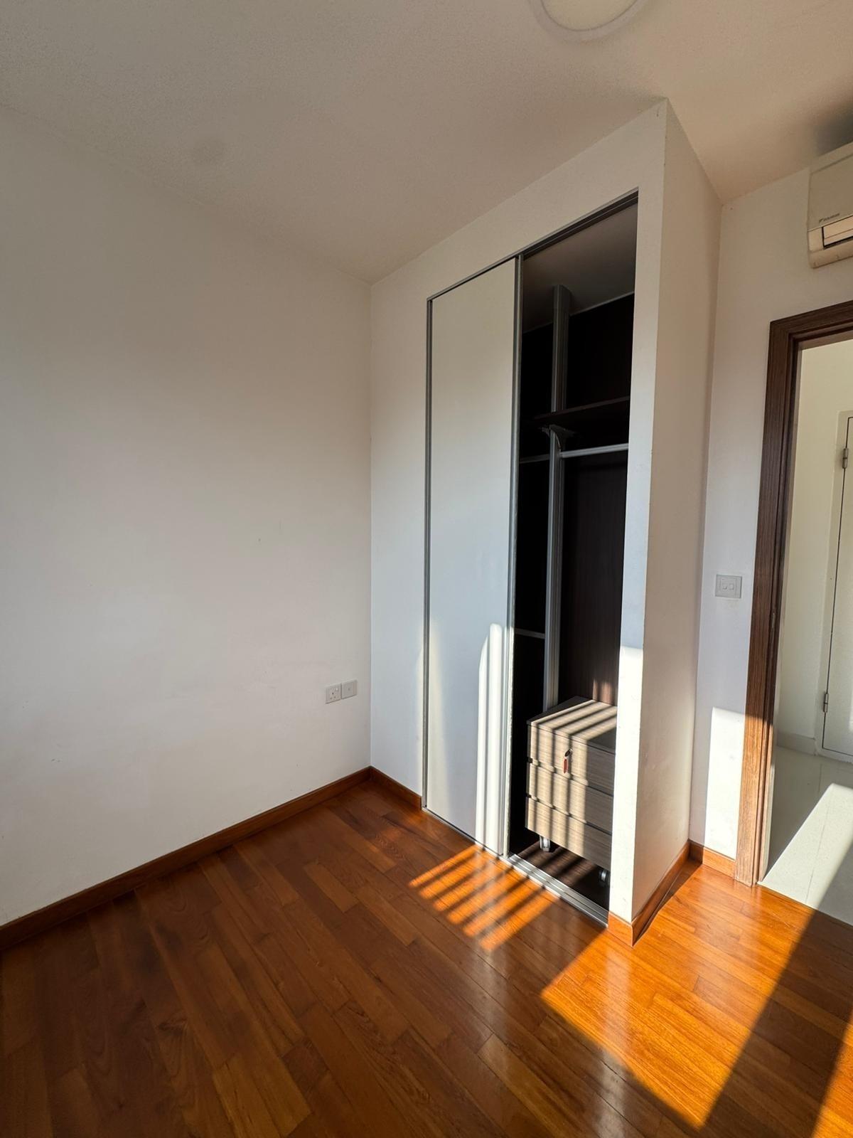 Kensington Square Condominium For Sale, $1,200,000, 2 Bed 2 Bath 614 sqft $1,954.00 psf