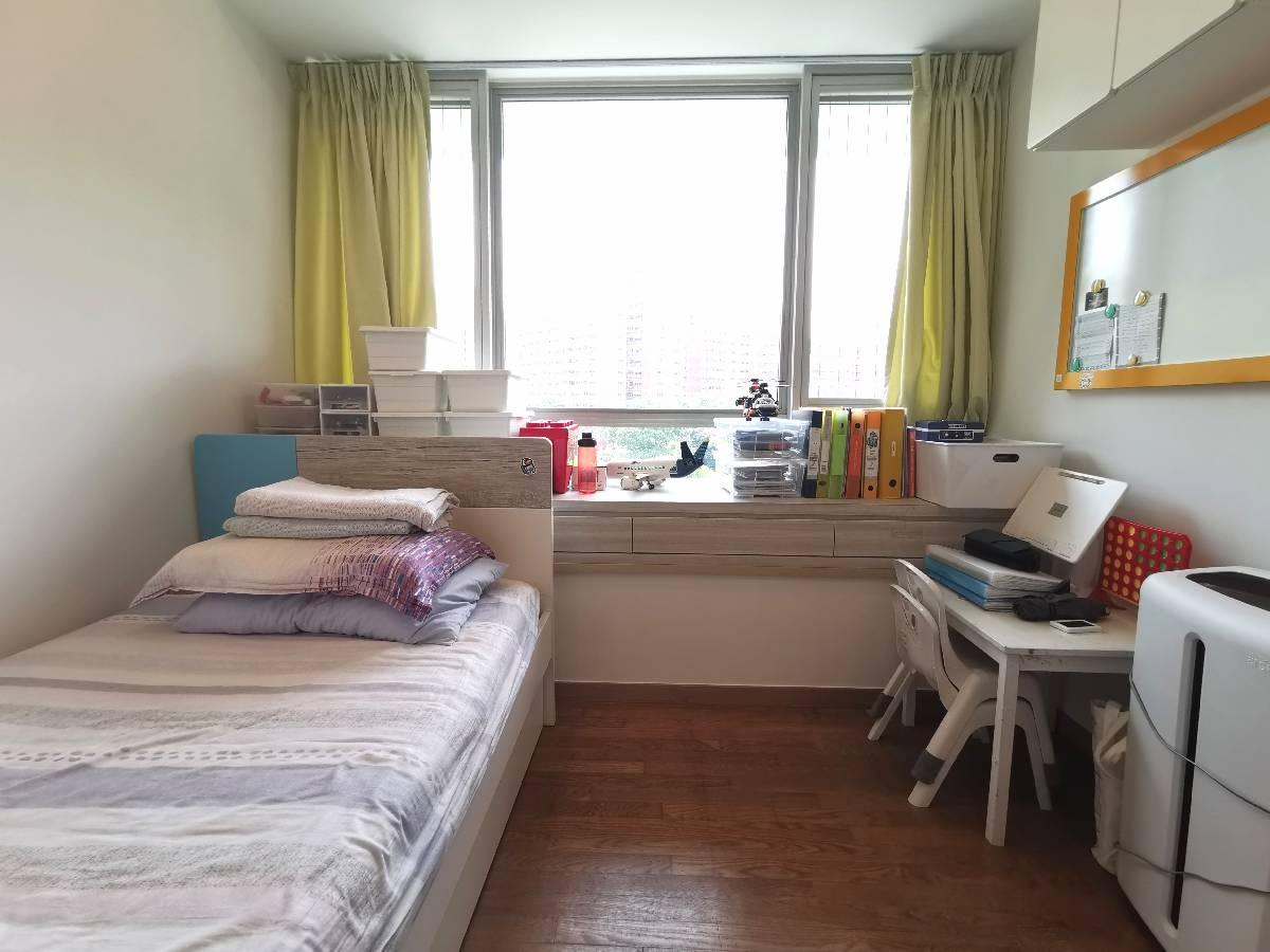 Livia Condominium For Sale, $1,800,000, 3 Bed 3 Bath 1,324 sqft $1,360.00 psf