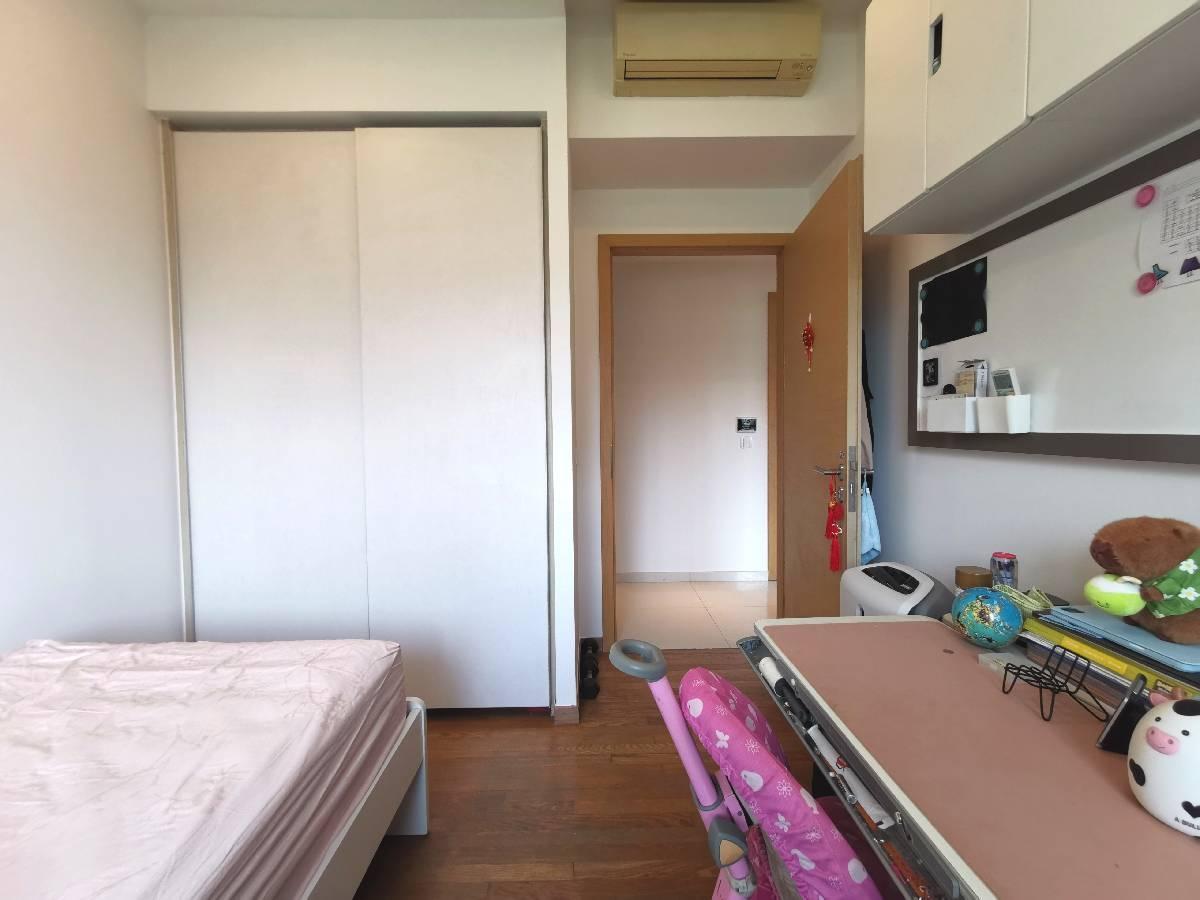 Livia Condominium For Sale, $1,800,000, 3 Bed 3 Bath 1,324 sqft $1,360.00 psf