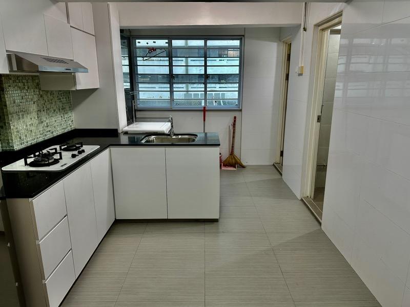 3 Tanjong Pagar Plaza HDB Apartment For Sale, $700,000, 2 Bed 1 Bath 753 sqft $930.00 psf