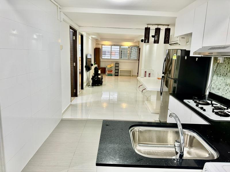 3 Tanjong Pagar Plaza HDB Apartment For Sale, $700,000, 2 Bed 1 Bath 753 sqft $930.00 psf