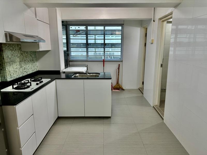 3 Tanjong Pagar Plaza HDB Apartment For Sale, $700,000, 2 Bed 1 Bath 753 sqft $930.00 psf