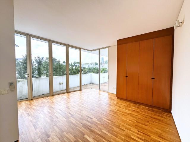 Barker Road Detached House For Sale, $14,800,000, 5 Bed 6 Bath 5,500 sqft $3,017.00 psf