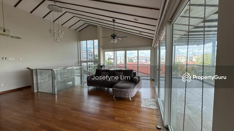 Prop-GPT: Semi-Detached: D18  Bukit Loyang Estate