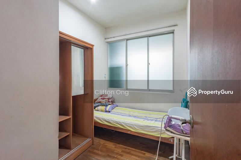 Corner Terrace for Sale: Macpherson, D13, 368681