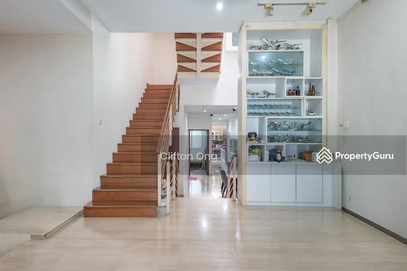 Corner Terrace for Sale: Macpherson, D13, 368681