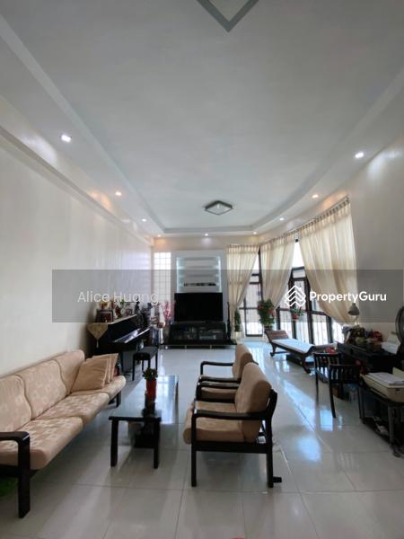 Prop-GPT: HDB Flat: D23  652 Senja Link