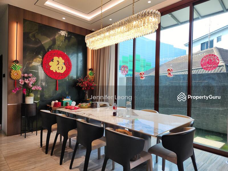 Prop-GPT: Semi-Detached: D19  Tastefully Renovated 2.5-Sty Semi-D in Serangoon Garden