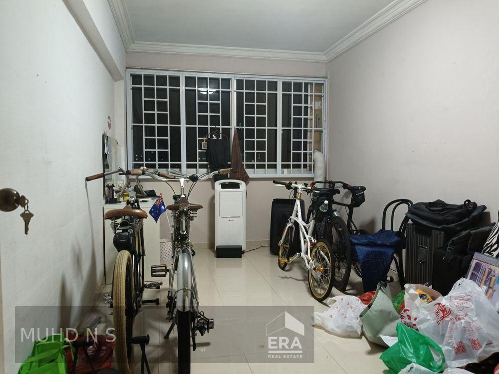 Super Rare! 4 Room, High Floor, Unblock View, Breezy, Facing Oth!